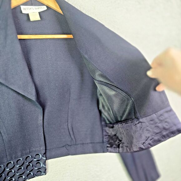 Betsys Things Cropped Navy Blue Jacket Size 10 Embroidered Hem Vintage - Picture 4 of 10